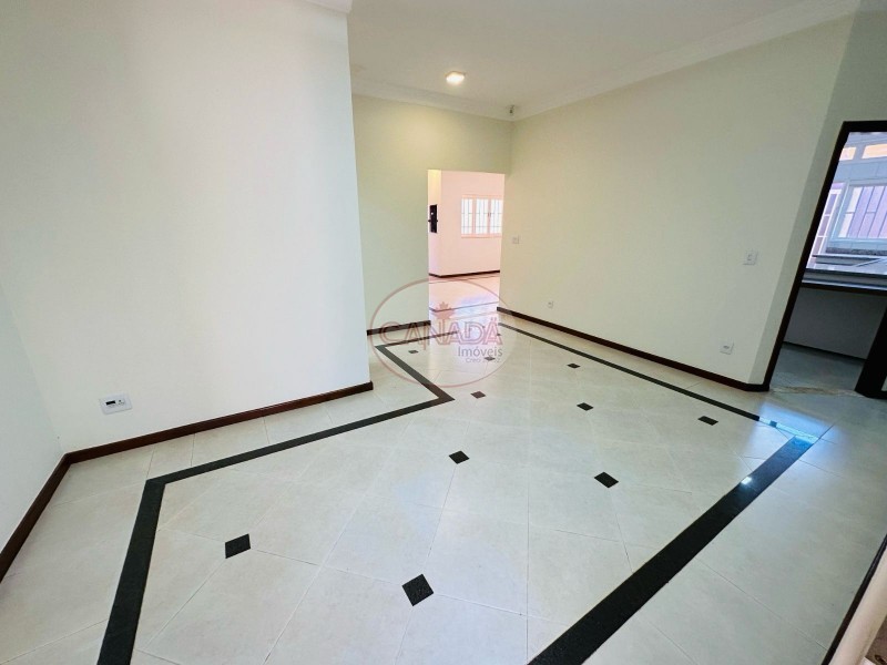 Casa à venda com 5 quartos, 324m² - Foto 3