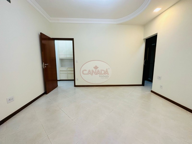 Casa à venda com 5 quartos, 324m² - Foto 11