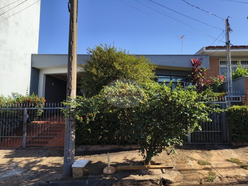 Casa para alugar com 3 quartos, 175m² - Foto 1